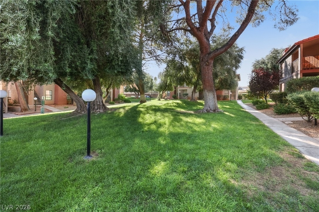 5576 W Rochelle Avenue - Photo 40