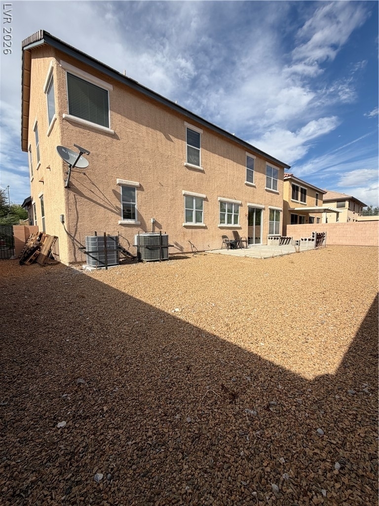 2613 Park Hyatt Avenue - Photo 2