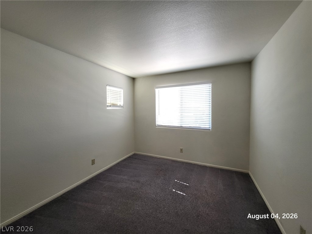 8236 W Rochelle Avenue - Photo 8