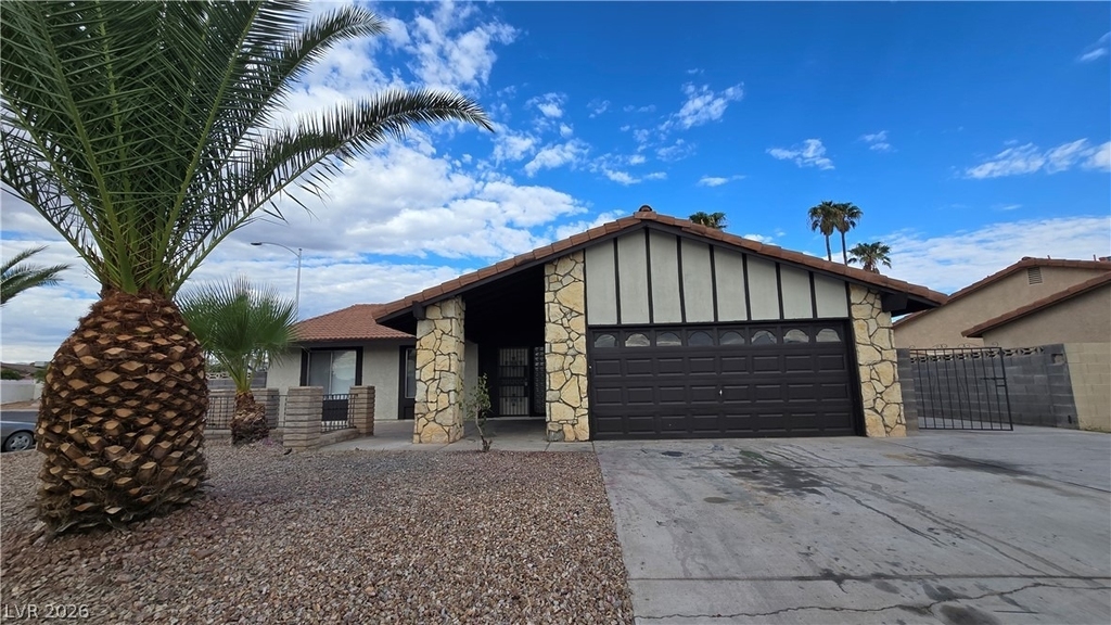 224 Lindy Drive - Photo 0
