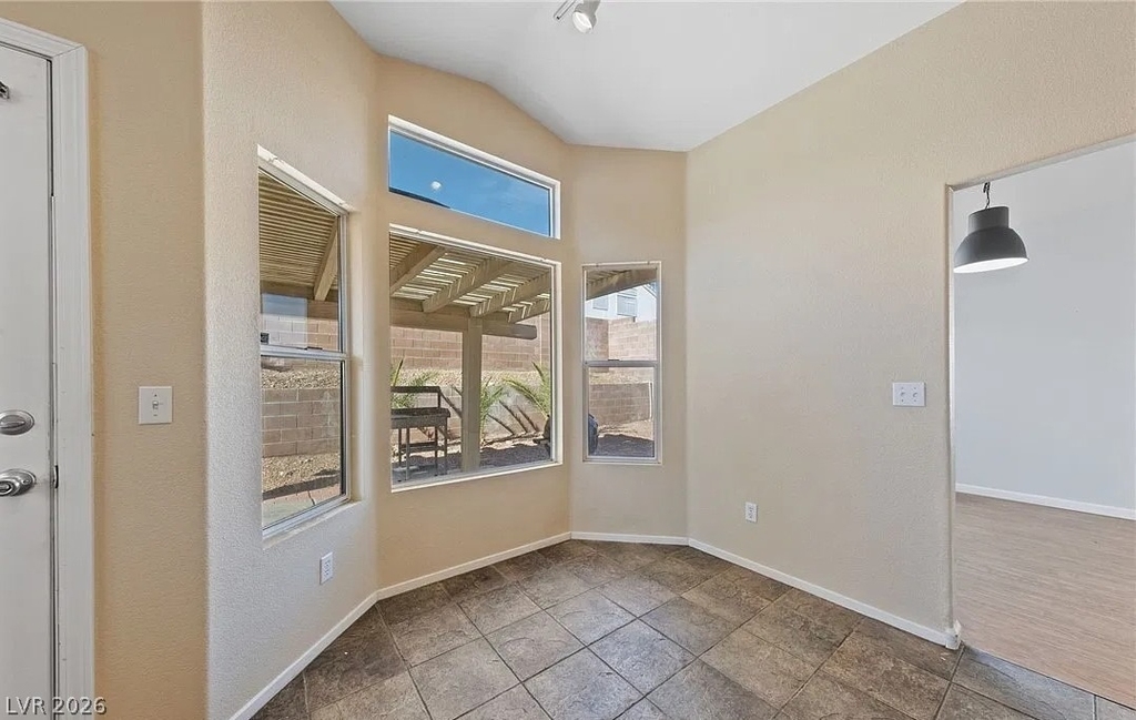 1729 Villa Vista Way - Photo 8