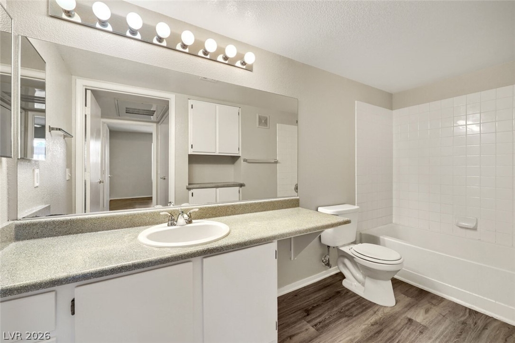 555 E Silverado Ranch Boulevard - Photo 20