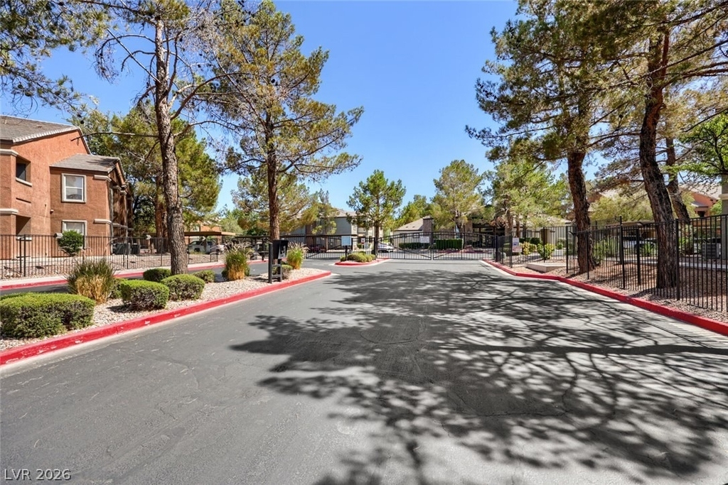 555 E Silverado Ranch Boulevard - Photo 22