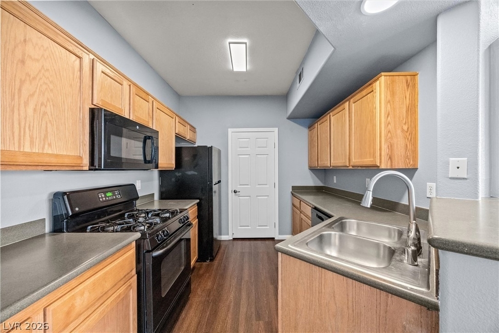 5855 Valley Drive - Photo 8