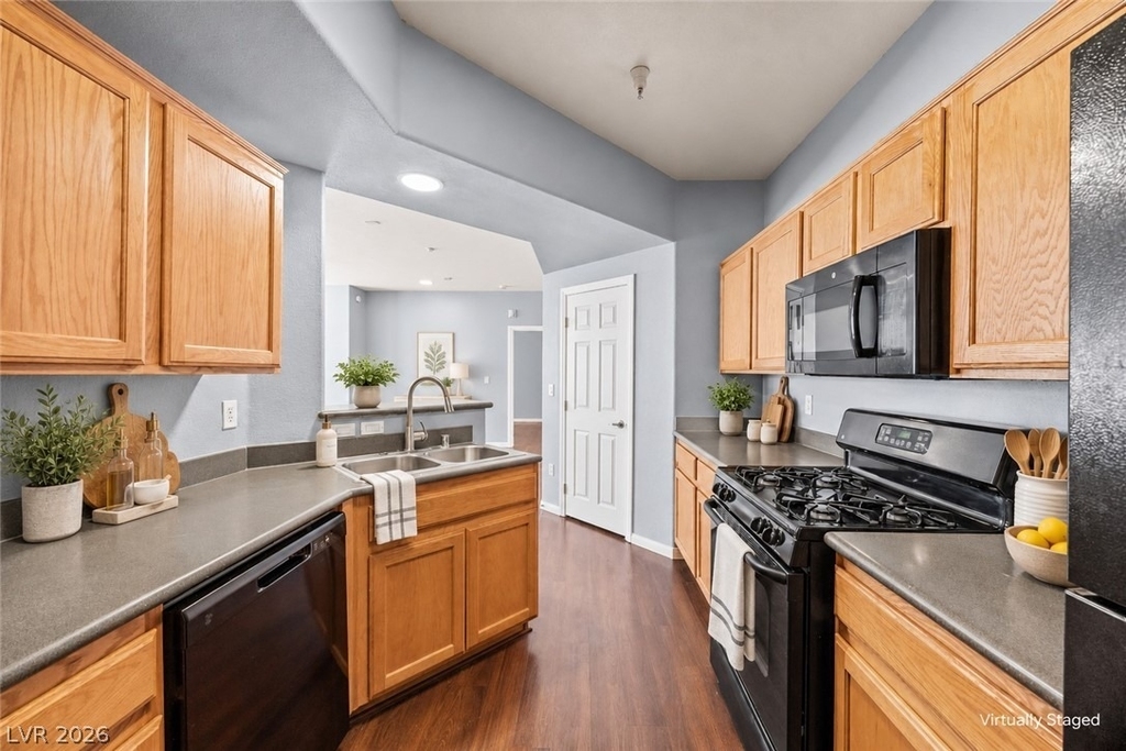 5855 Valley Drive - Photo 4