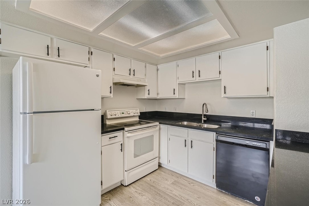 2200 Benmore Street - Photo 5
