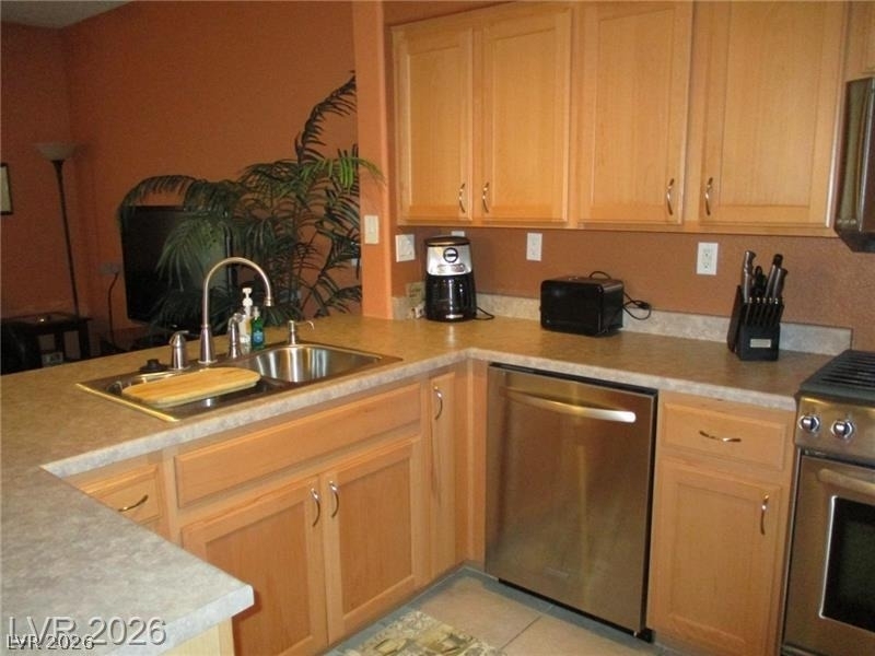 8777 W Maule Avenue - Photo 7
