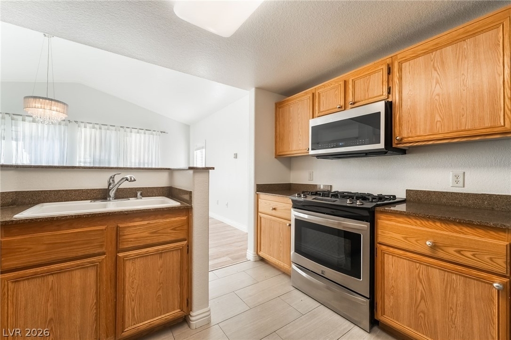 9975 Peace Way - Photo 14