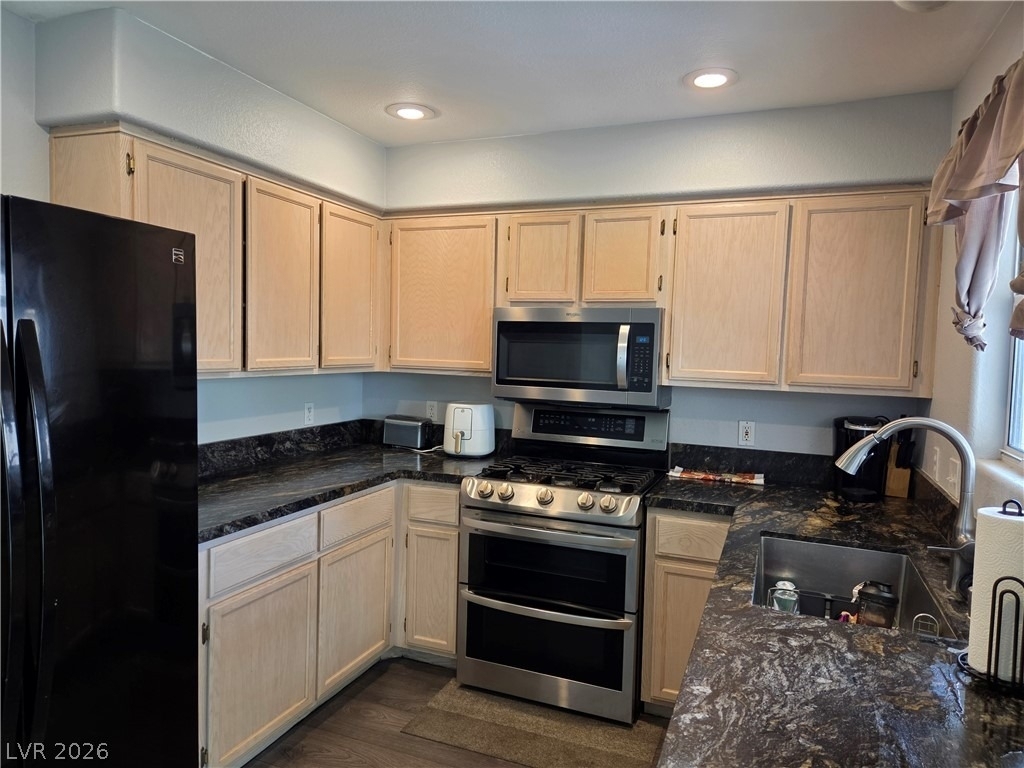 7561 Glowing Ember Court - Photo 2