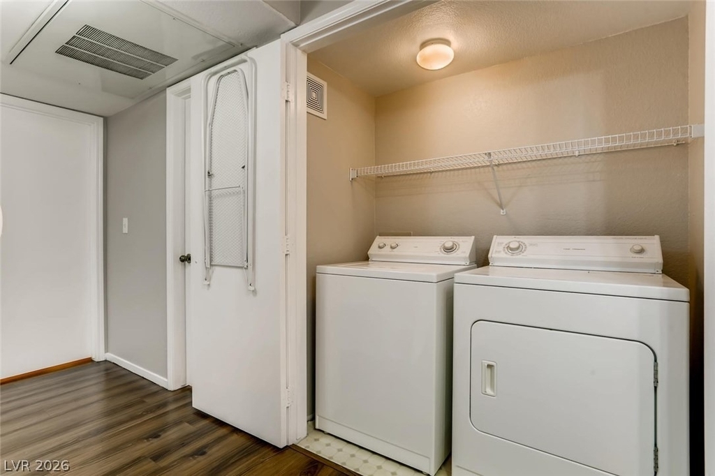 555 E Silverado Ranch Boulevard - Photo 23