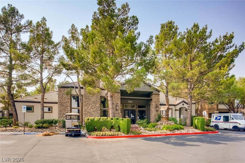 555 E Silverado Ranch Boulevard - Photo 26