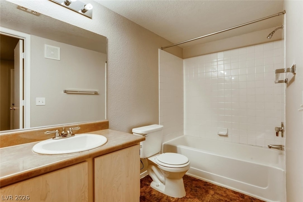 555 E Silverado Ranch Boulevard - Photo 18