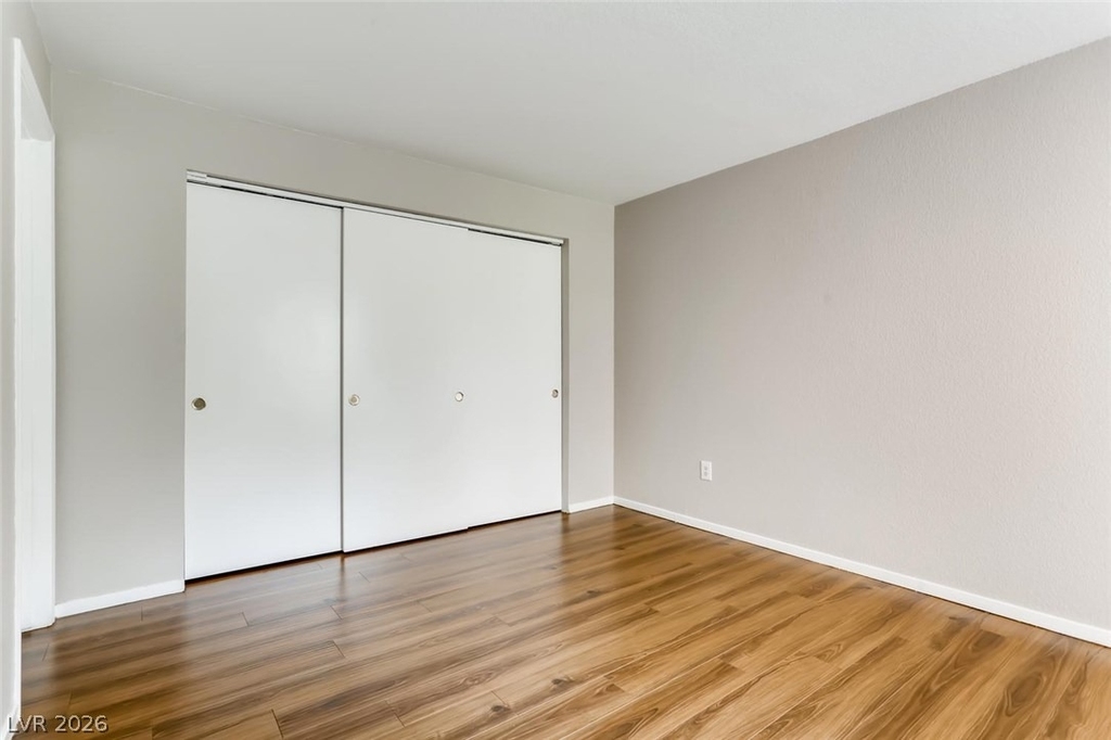 555 E Silverado Ranch Boulevard - Photo 19