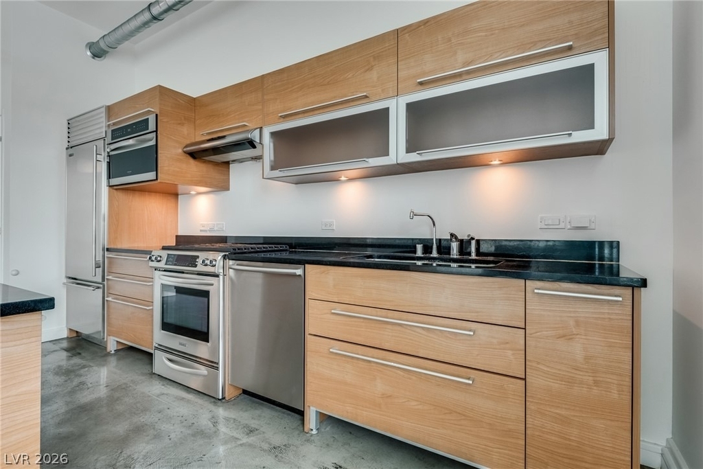 200 Hoover Avenue - Photo 10