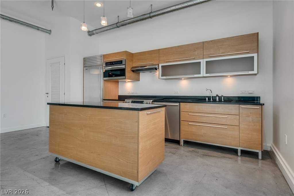 200 Hoover Avenue - Photo 16