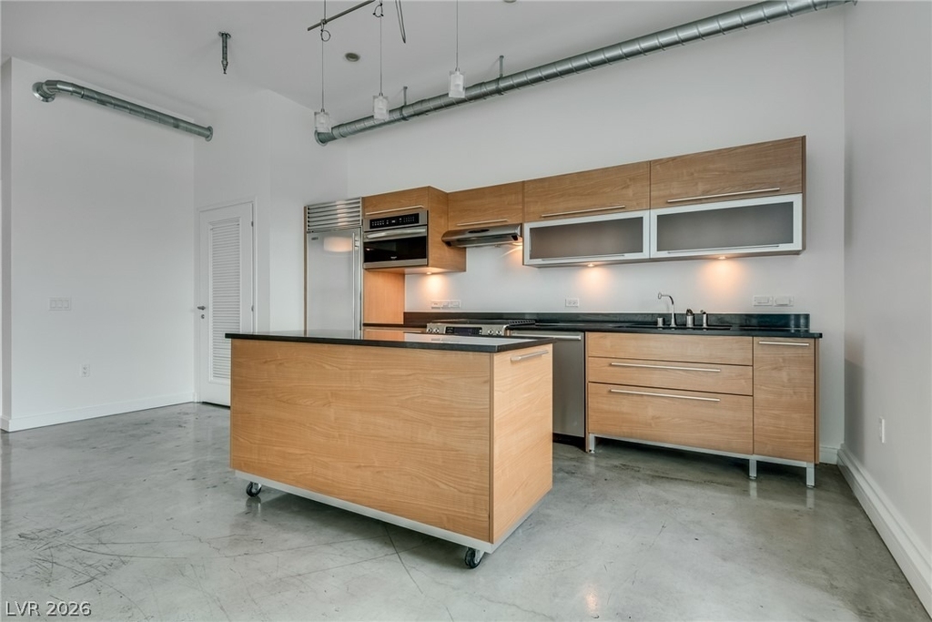 200 Hoover Avenue - Photo 9