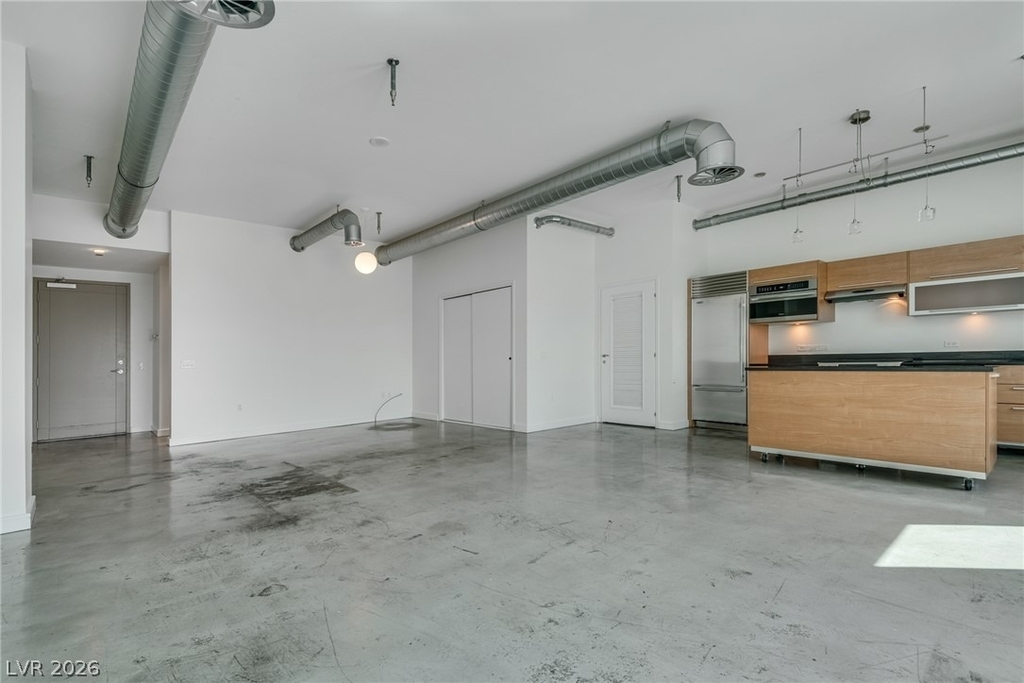 200 Hoover Avenue - Photo 5