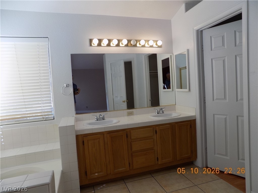 7421 Winterpine Avenue - Photo 11