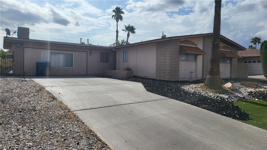 229 Breeze Street - Photo 1
