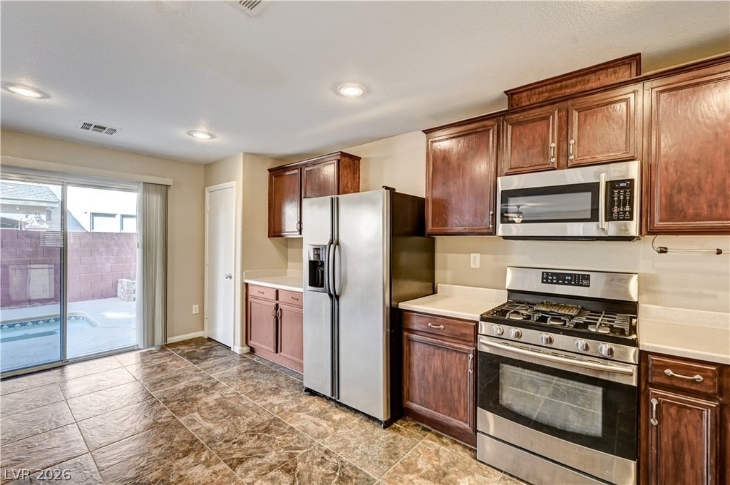 312 Snow Dome Avenue - Photo 4