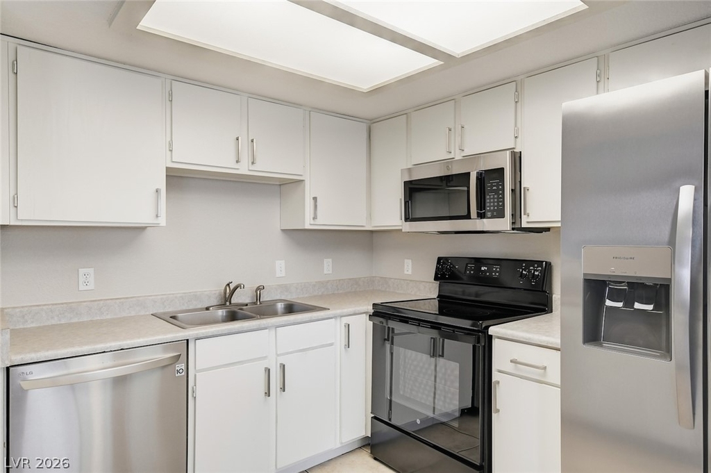 2216 Benmore Street - Photo 10