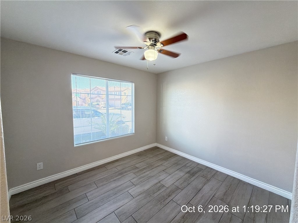 672 Wessex Drive - Photo 2