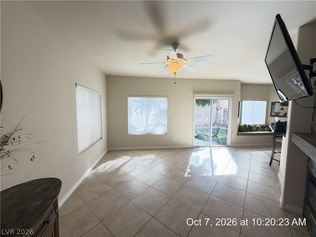 246 Queens Court - Photo 3