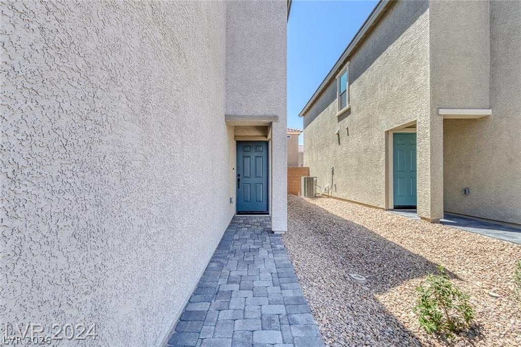 5323 Barcola Avenue - Photo 2