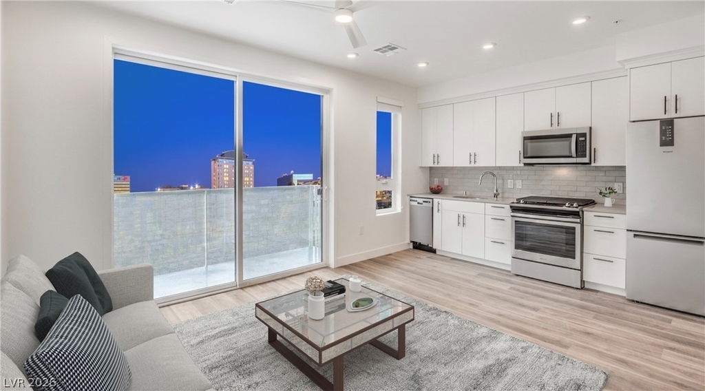 250 S City Parkway - Photo 0