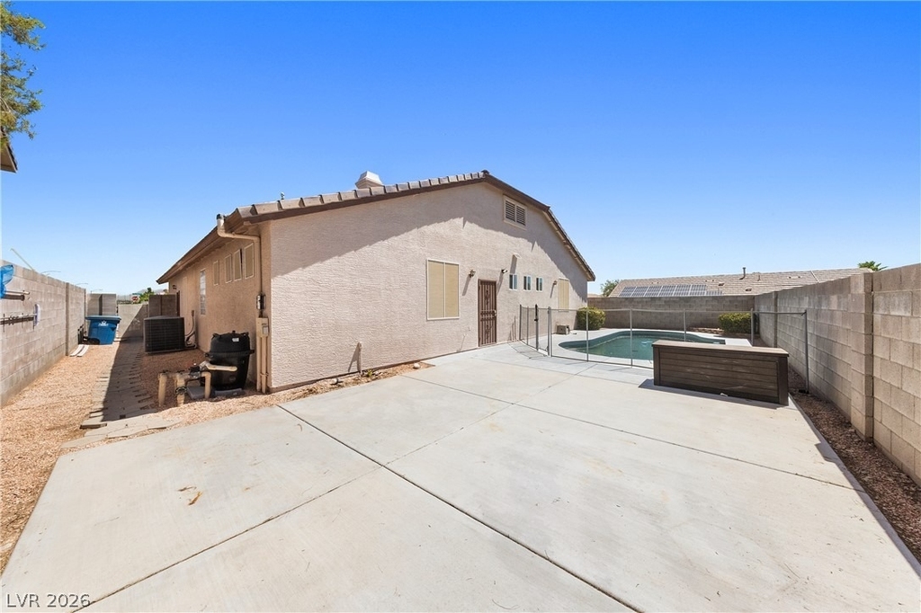 9613 Cherry Canyon Avenue - Photo 4