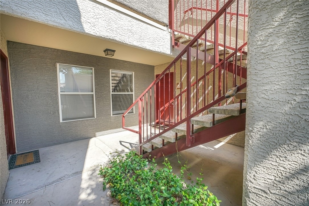 5055 W Hacienda Avenue - Photo 0