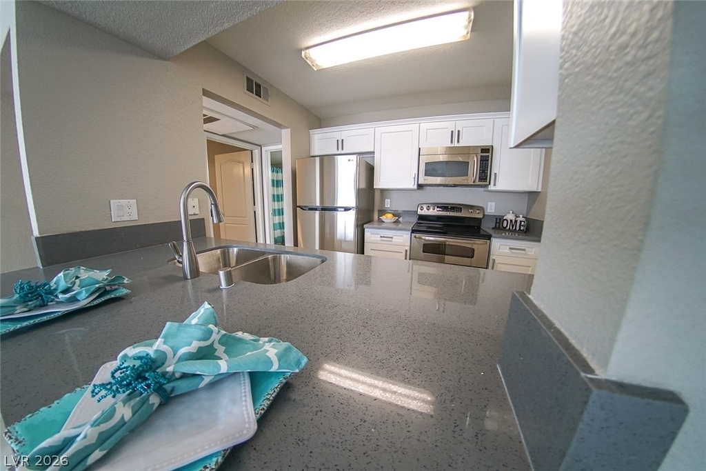 5055 W Hacienda Avenue - Photo 6