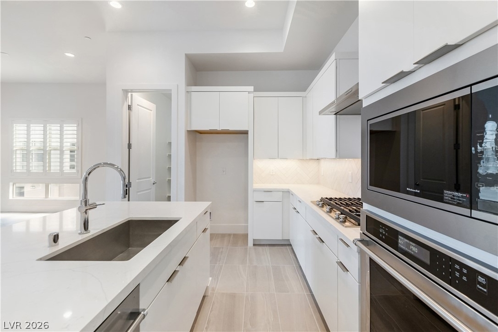 647 Spotted Falcon Street - Photo 12