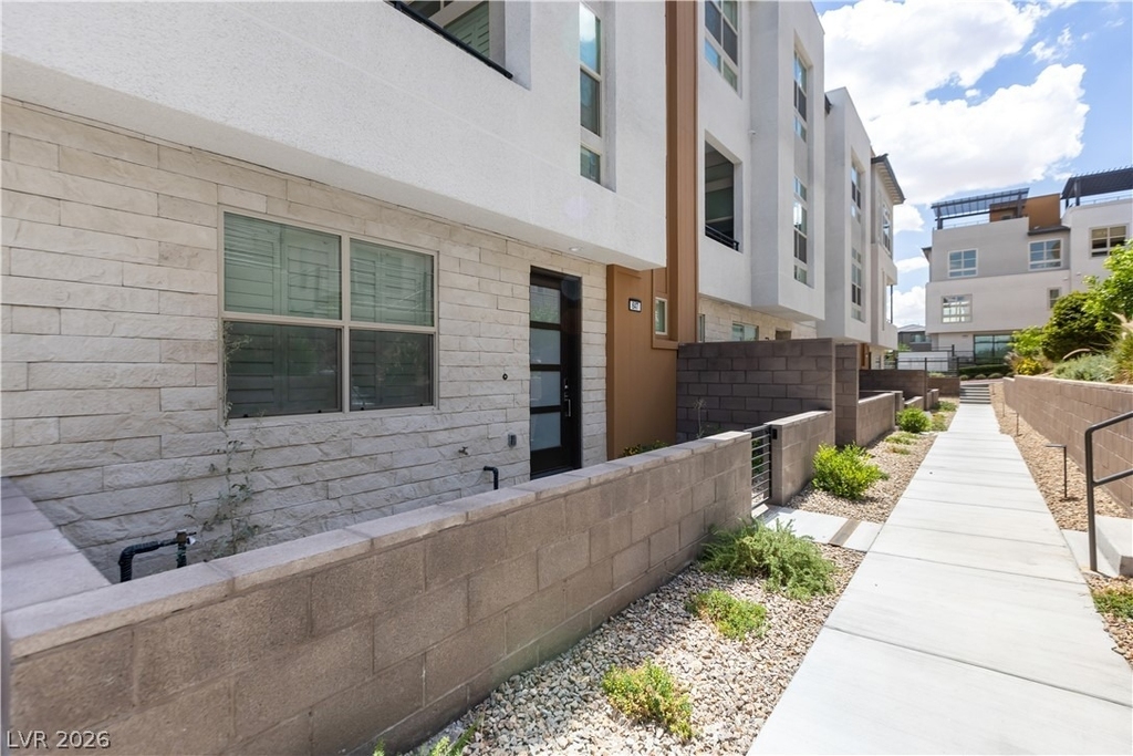 647 Spotted Falcon Street - Photo 3