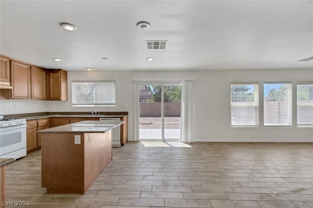 3229 Visionary Bay Avenue - Photo 16