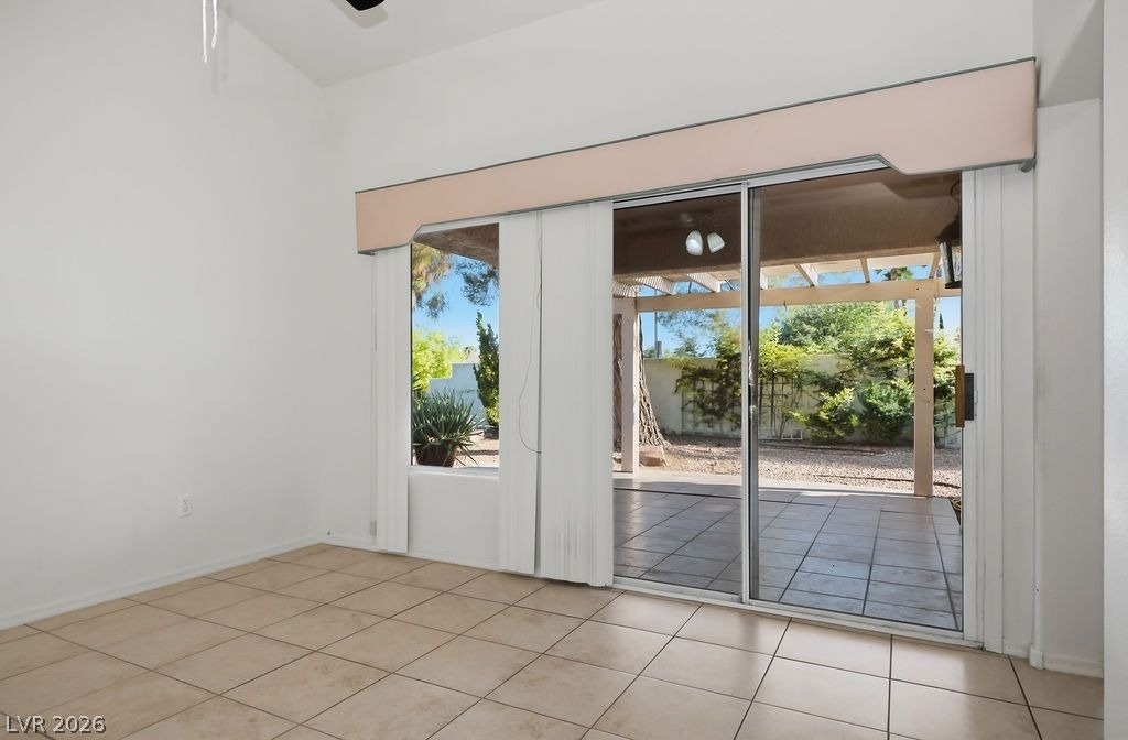 10129 Cresent Creek Drive - Photo 14