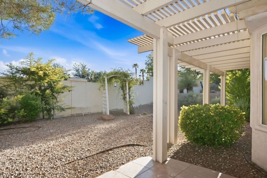 10129 Cresent Creek Drive - Photo 8