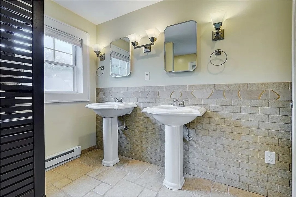 83 Dewey Avenue - Photo 21
