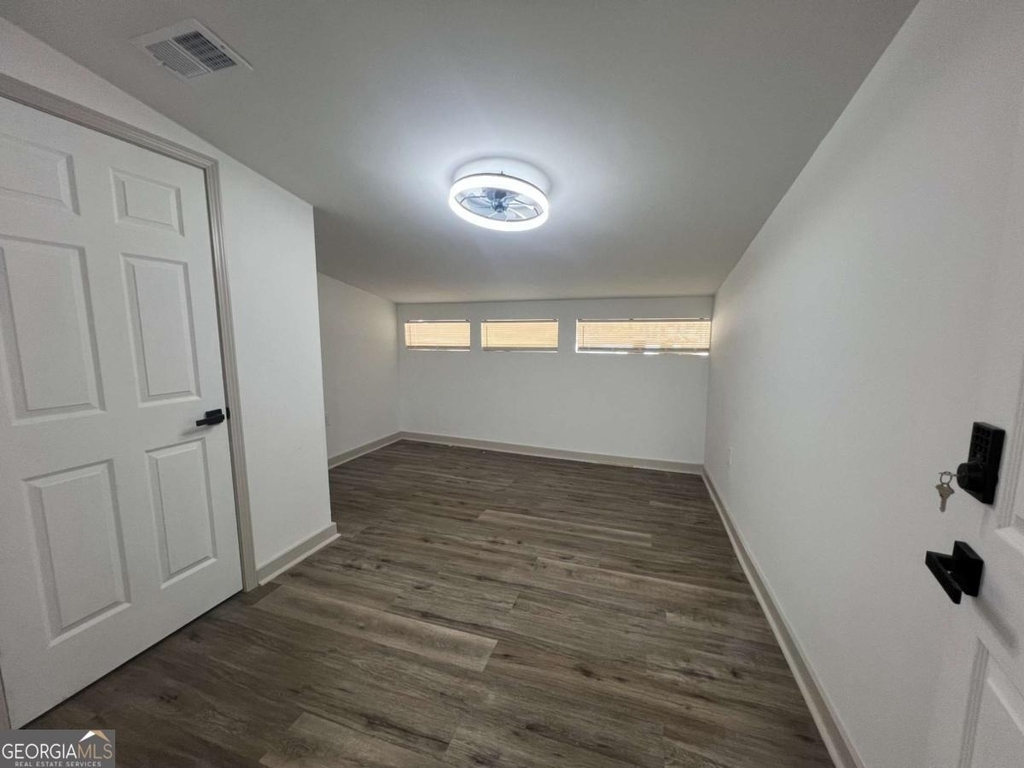 5760 Penfield Place - Photo 9