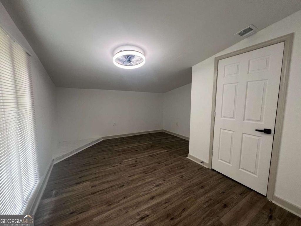 5760 Penfield Place - Photo 5