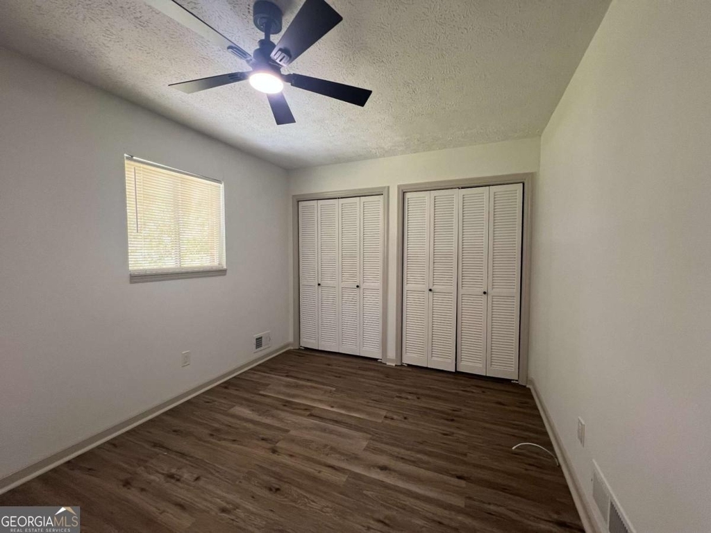 5760 Penfield Place - Photo 8