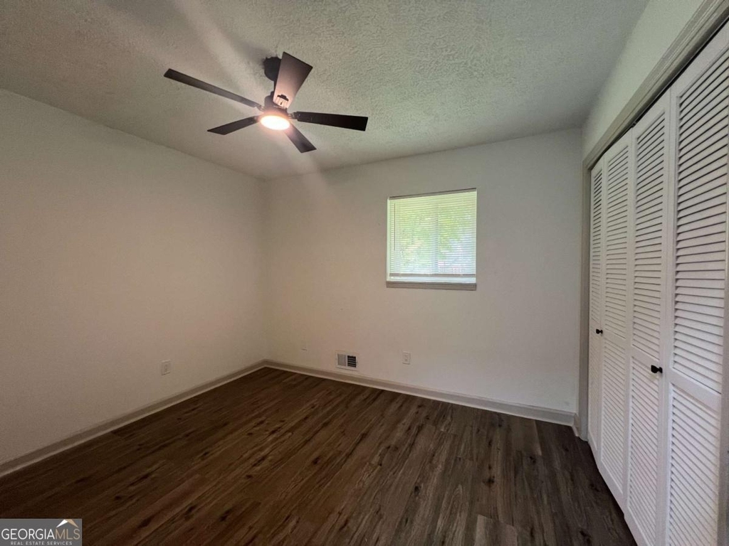 5760 Penfield Place - Photo 7