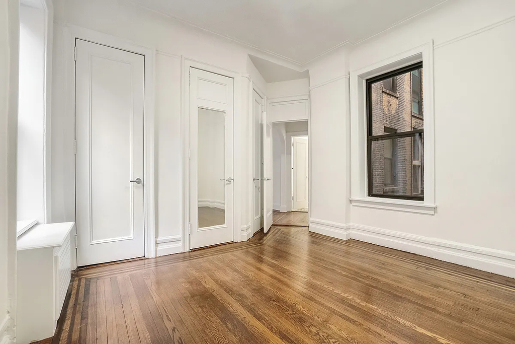 72nd Street & Broadway - Photo 5
