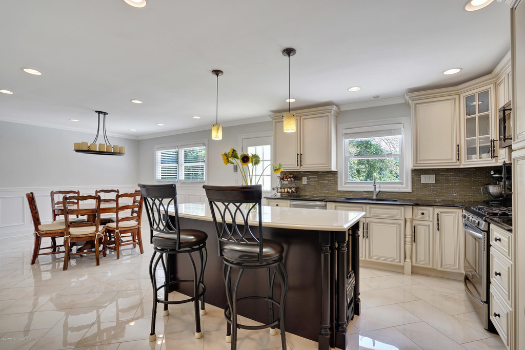 785 Norwood Avenue - Photo 1