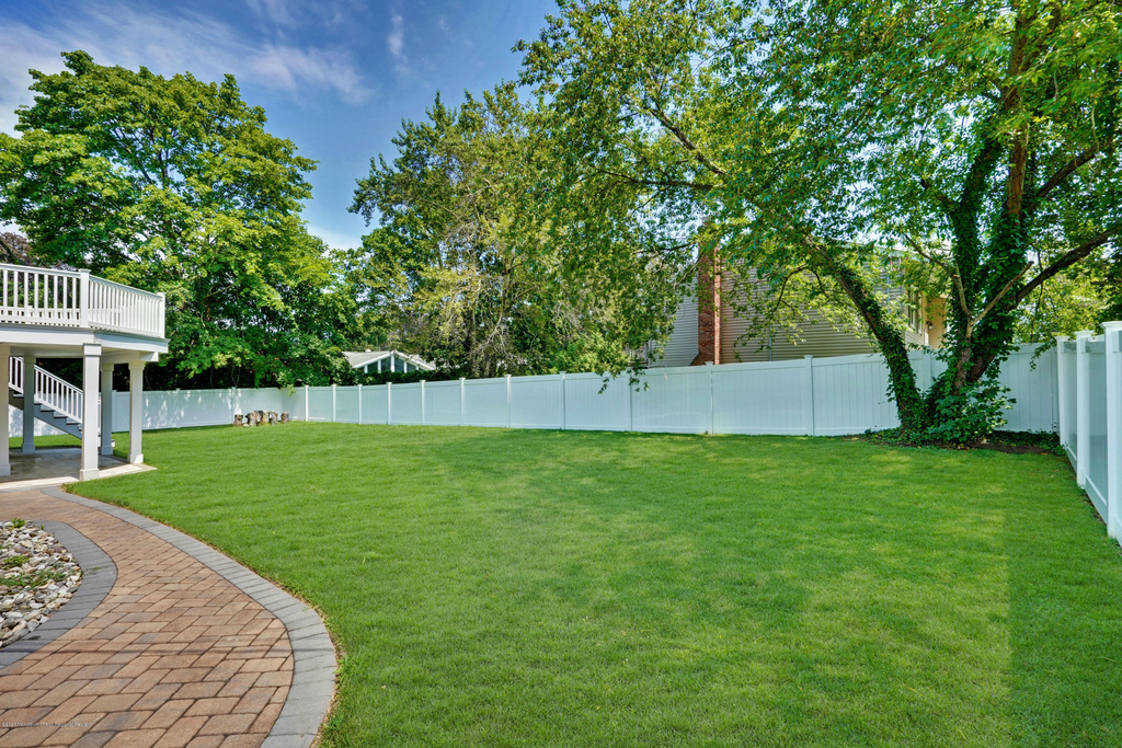 785 Norwood Avenue - Photo 17