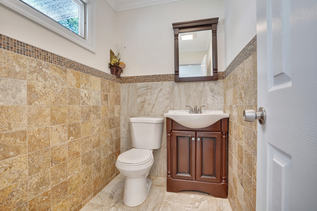 785 Norwood Avenue - Photo 11