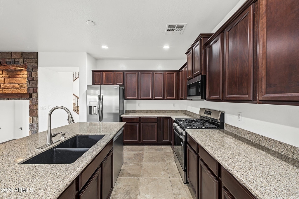 21052 W Elm Way Court - Photo 12