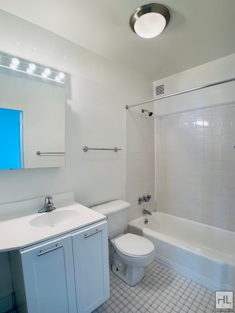 East 36 Street - Photo 7