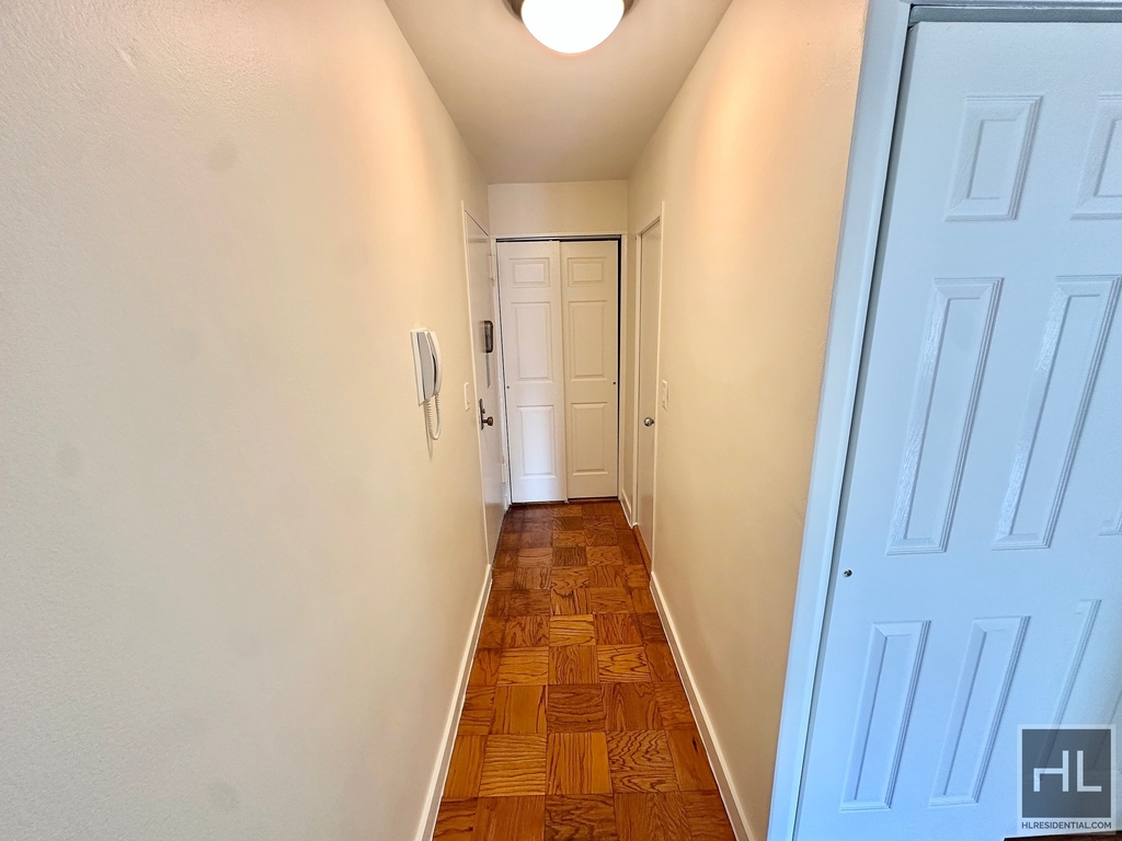 East 36 Street - Photo 4