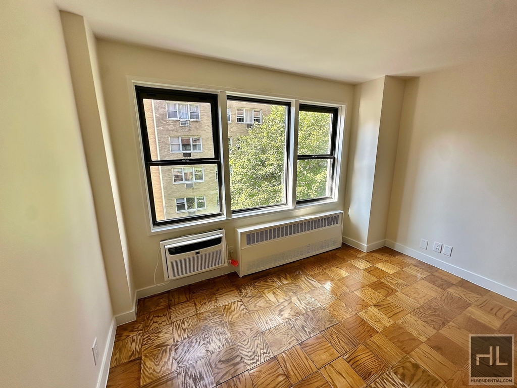 East 36 Street - Photo 1